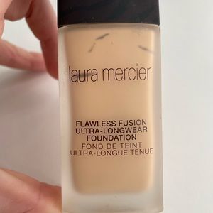Laura Mercier foundation in Ivory
